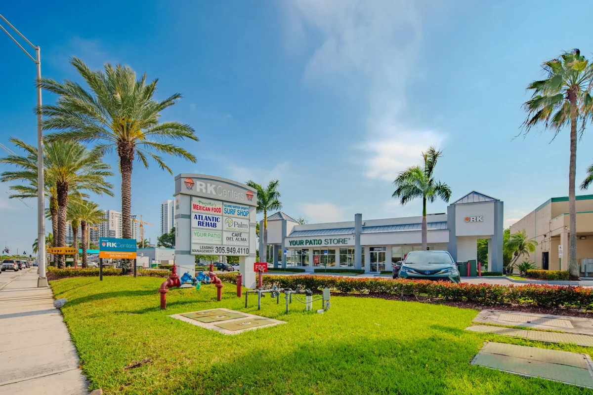 North Miami Commercial Plaza