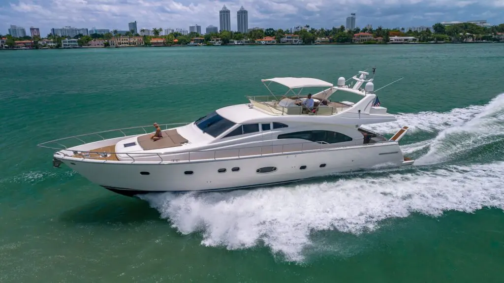 Ferretti Sunshine Boating