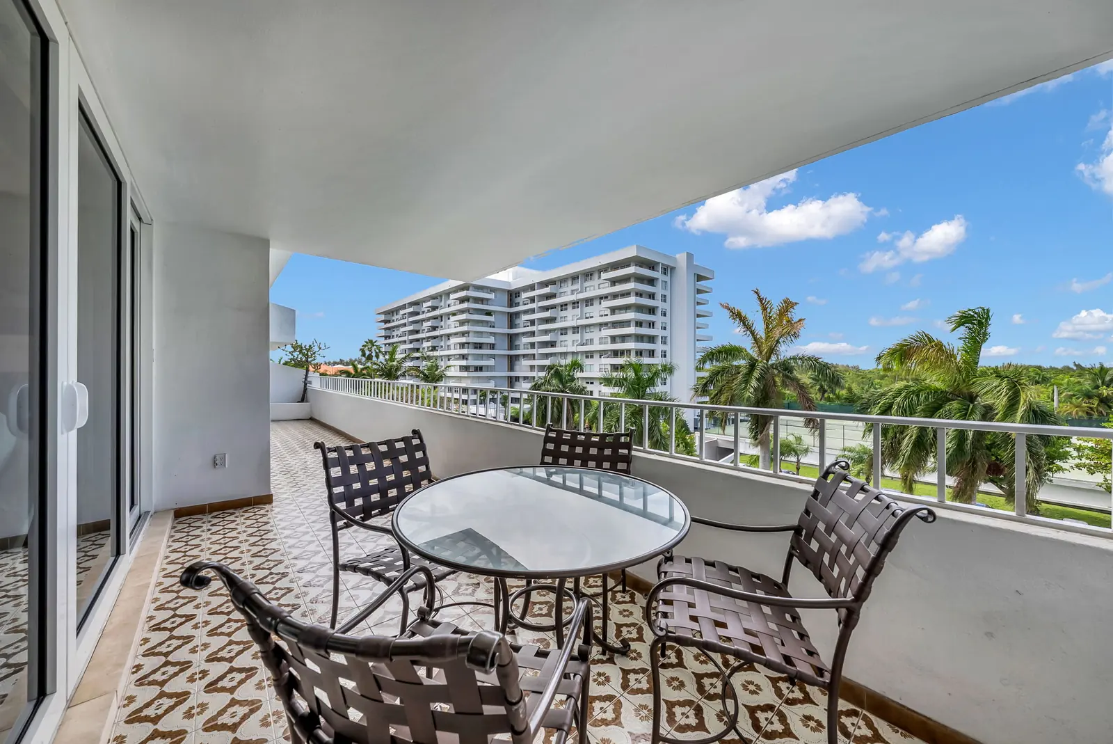 Balcony dining with a view in Key Biscayne