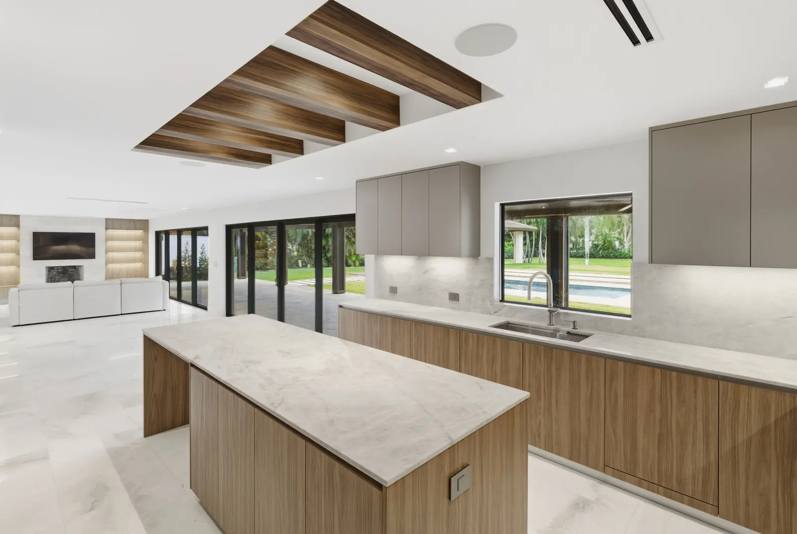 Modern kitchen with garden view in Miami